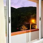 BAL. CAMBORIÚ -- Apartamento Tranquilo e Aconchegante.