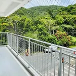 BAL. CAMBORIÚ -- Apartamento Tranquilo e Aconchegante.