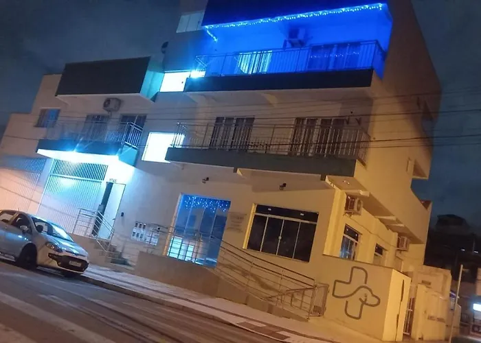 BAL. CAMBORIÚ -- Apartamento Tranquilo e Aconchegante.